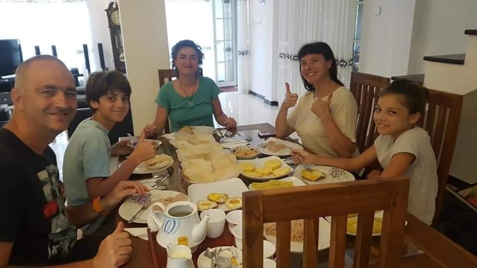 Hiriketiya New Radiant House Hotel Dikwella Kültér fotó