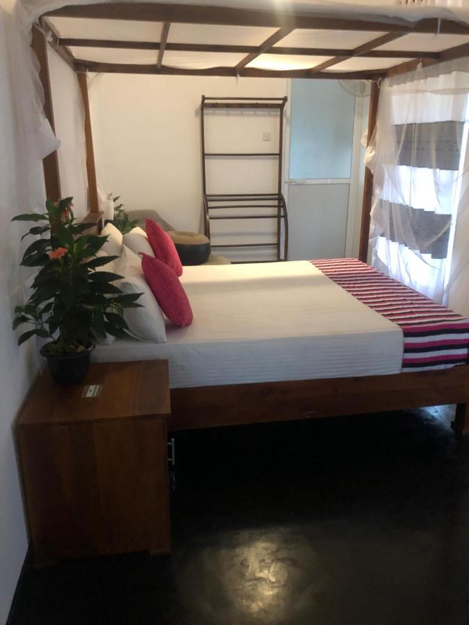 Hiriketiya New Radiant House Hotel Dikwella Kültér fotó