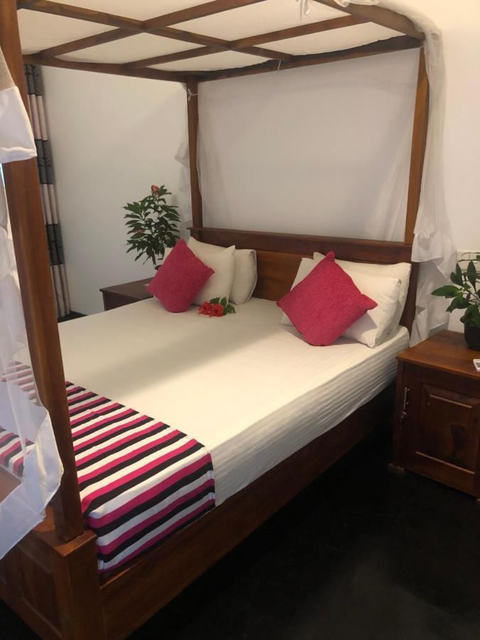 Hiriketiya New Radiant House Hotel Dikwella Kültér fotó