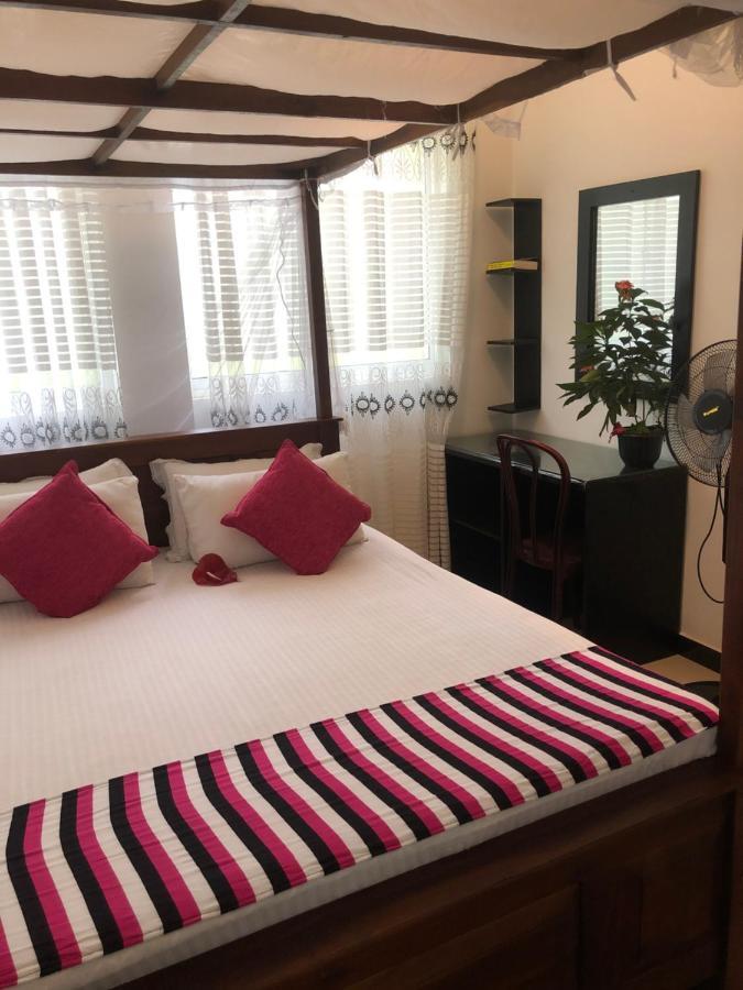 Hiriketiya New Radiant House Hotel Dikwella Kültér fotó