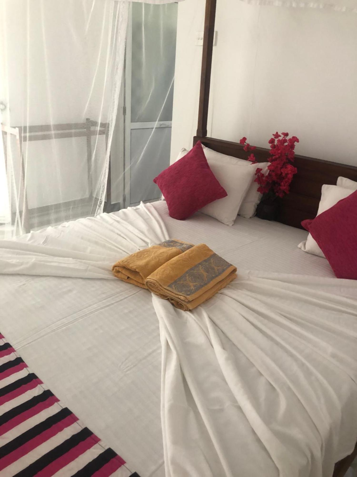 Hiriketiya New Radiant House Hotel Dikwella Kültér fotó